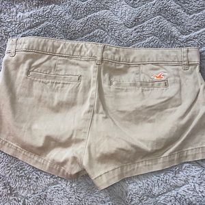 Hollister low rise kaki shorts